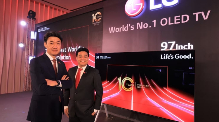 LG ฉลอง 10 ปีแห่งผู้นำนวัตกรรม OLED ส่งทีวีจอยักษ์ระดับโลกเจาะกลุ่มลูกค้าไฮเอนด์